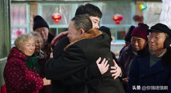 衝著張嘉倪的肩頸線，我追了這部戲