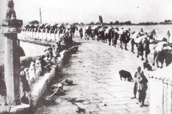 國民黨師長率萬人起義，47歲拒當司令員回鄉，胡耀邦專門設宴送行