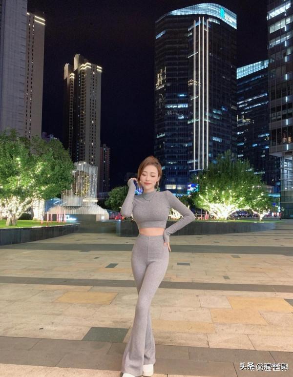 巧妙運用“上短下長”搭配方法,小個子女生也能高挑又時尚 巧妙運用“上短下長”搭配方法,小個子女生也能高挑又時尚