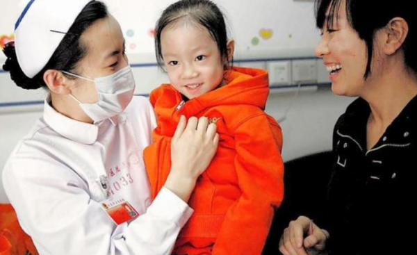 還記得那個得“怪病”肚子大過孕婦的山西女童嗎？後來治好了嗎？