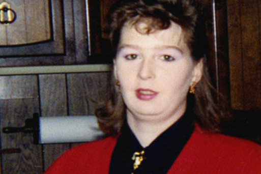 2005年，美國富豪離奇死亡，死前喝下防凍液，杯子上卻未留下指紋