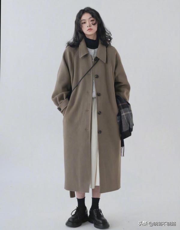 “呢大衣+短靴”,才是40歲女人秋冬該有的打扮,時髦優雅又高階 “呢大衣+短靴”,才是40歲女人秋冬該有的打扮,時髦優雅又高階