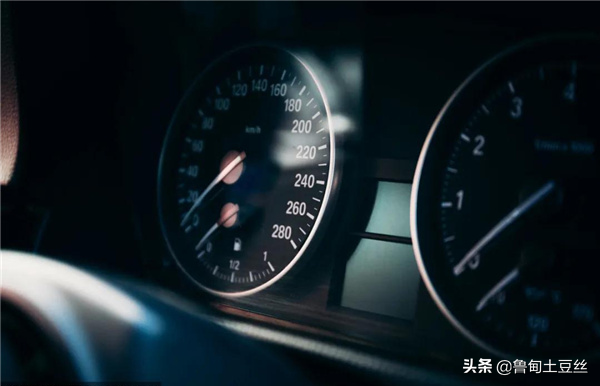 「轂銳馳」一臺融入了JDM元素的寶馬E93 335i 「轂銳馳」一臺融入了JDM元素的寶馬E93 335i