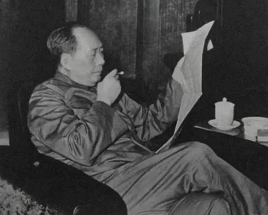 臧克家改動《沁園春·雪》中一字,毛主席看後大聲叫好:按你的改 臧克家改動《沁園春·雪》中一字,毛主席看後大聲叫好:按你的改