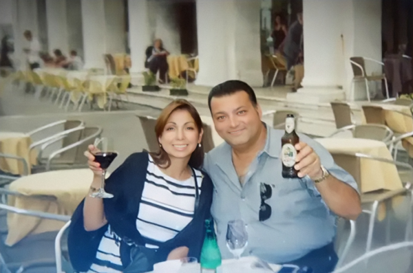 悲催的美國老富豪：老婆兒子朋友都是假的，10年間被騙走千萬美金