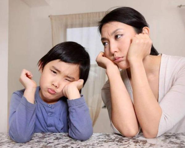心理學家李玫瑾:娃開始頂嘴時,父母多說這3句話,比打罵更有用 心理學家李玫瑾:娃開始頂嘴時,父母多說這3句話,比打罵更有用