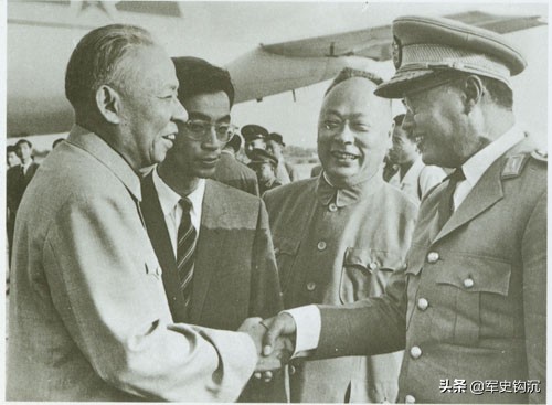 劉少奇去新四軍,為何稱徐海東秘書,化名胡服?被國民黨中將認出 劉少奇去新四軍,為何稱徐海東秘書,化名胡服?被國民黨中將認出