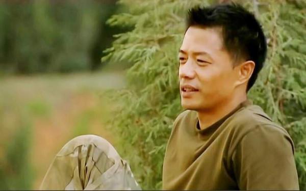 油頭粉面還演軍人?別被電視劇騙了,這些明星告訴你啥叫中國硬漢 油頭粉面還演軍人?別被電視劇騙了,這些明星告訴你啥叫中國硬漢