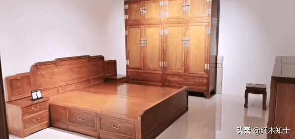 大家習慣叫的緬花！不過這是它的小名，它身份證的名字叫大果紫檀