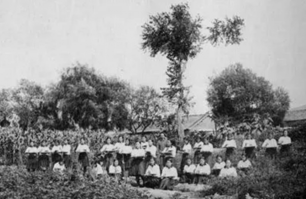 瞿秋白提議漢字拉丁化，趙元任寫96字奇文反駁：沒文字，無人能懂