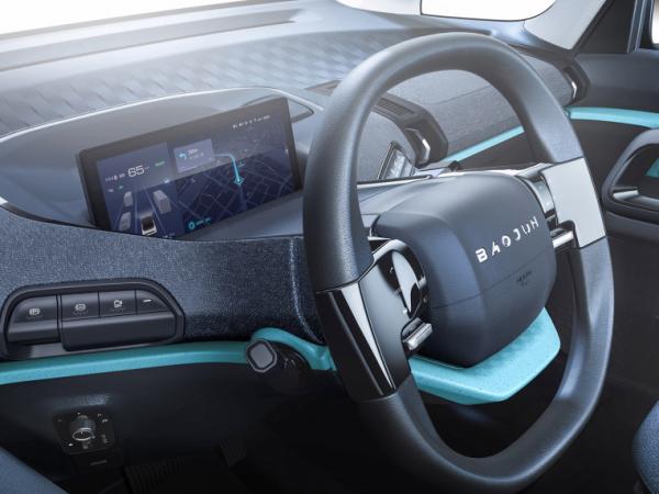 寶駿E300——顏值和配置雖有亮點，較高的定價卻難稱親民