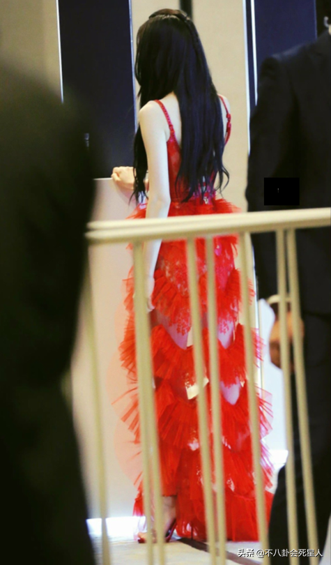 女星紅毯生圖比美:楊紫浮腫僵硬,熱依扎泛油光,熱巴“殺”瘋了 女星紅毯生圖比美:楊紫浮腫僵硬,熱依扎泛油光,熱巴“殺”瘋了