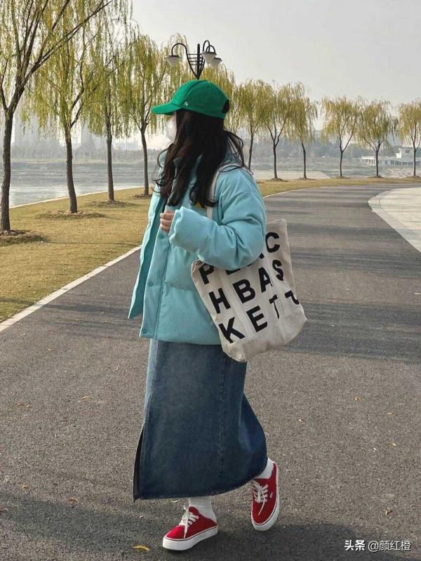 今年火了一種單品叫“復古牛仔裙”，簡約日常又百搭，照穿準沒錯