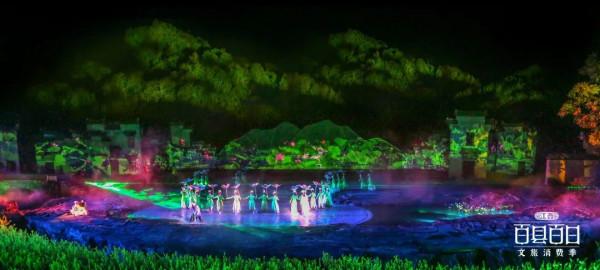 婺源高鐵站再現穿越快閃，驚豔遊客，嗨翻全場