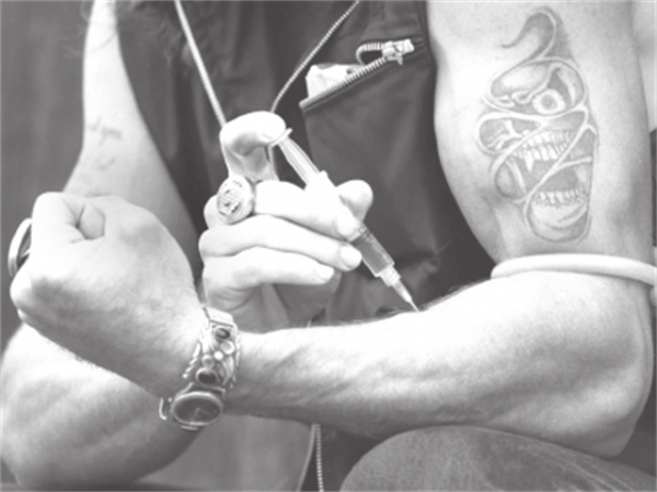 20世紀，越南黑幫在海外欺負中國人，大圈幫得知後，暴打越南黑幫