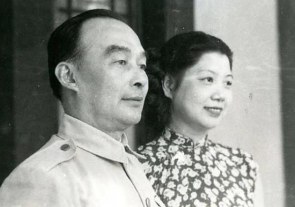 毛主席詢問俘虜人數,參謀:抓了一溝俘虜,主席:什麼叫一溝俘虜 毛主席詢問俘虜人數,參謀:抓了一溝俘虜,主席:什麼叫一溝俘虜