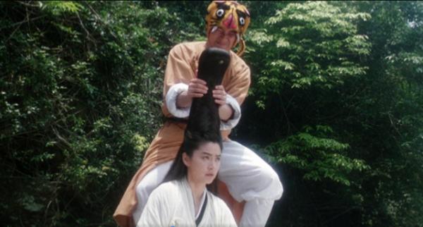 明星古裝尷尬史：頭頂風扇、餃子都算好的，有些太誇張真忍不了