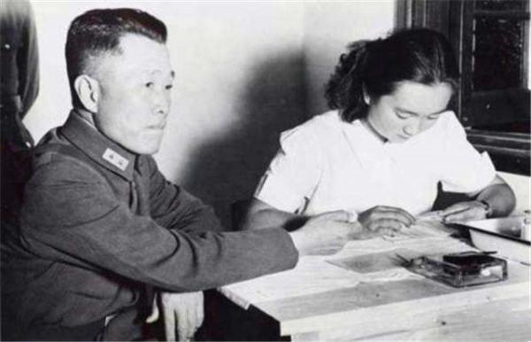 功德林戰犯們的生活：杜聿明幫王陵基刮鬍子、8位將軍合力殺豬