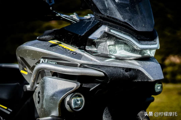 不該賣這價!春風800MT:只有騎過才能感受它的與眾不同 不該賣這價!春風800MT:只有騎過才能感受它的與眾不同