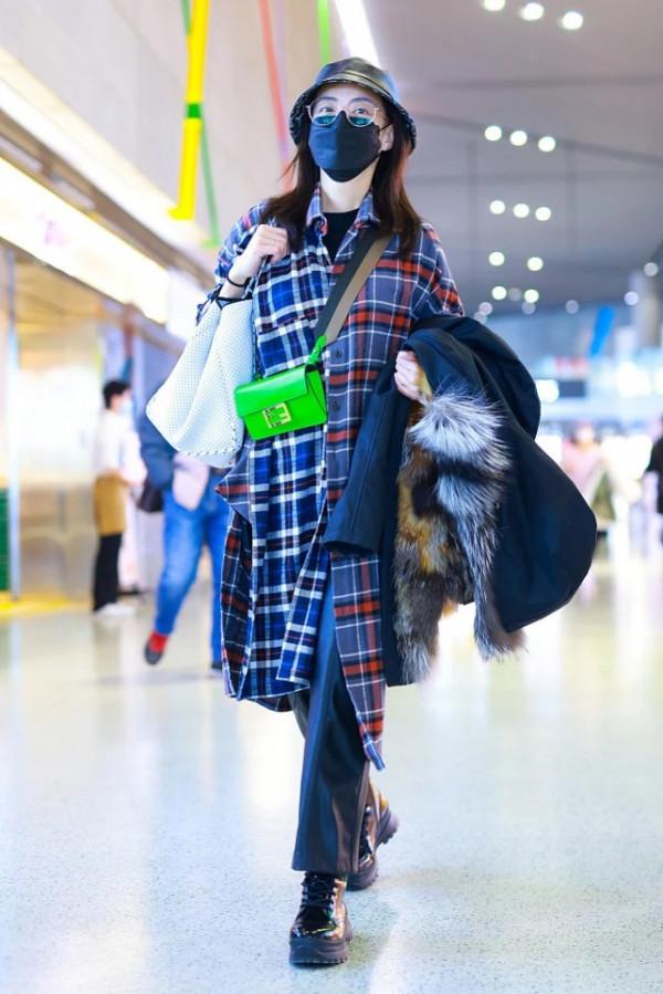 秋冬搭配沒靈感?看霍汶希的造型,49歲一樣時髦多變,這值得一試 秋冬搭配沒靈感?看霍汶希的造型,49歲一樣時髦多變,這值得一試