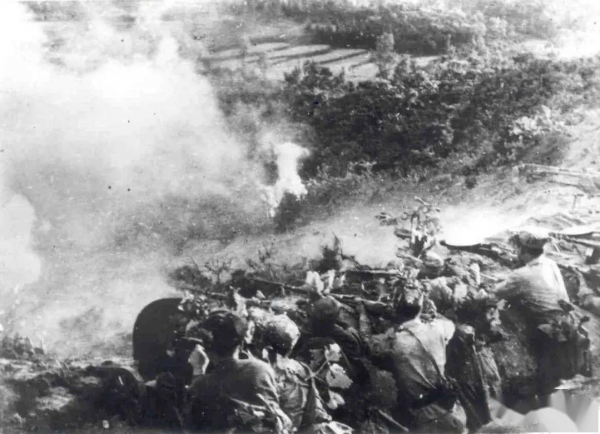 美國海軍首次訪華細節：入港不掛滿旗，劉華清上將當場撤了儀仗隊