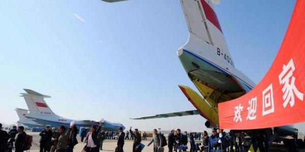 中國撤僑時，為何武裝分子不敢來犯？因為看到了警示牌上的警告