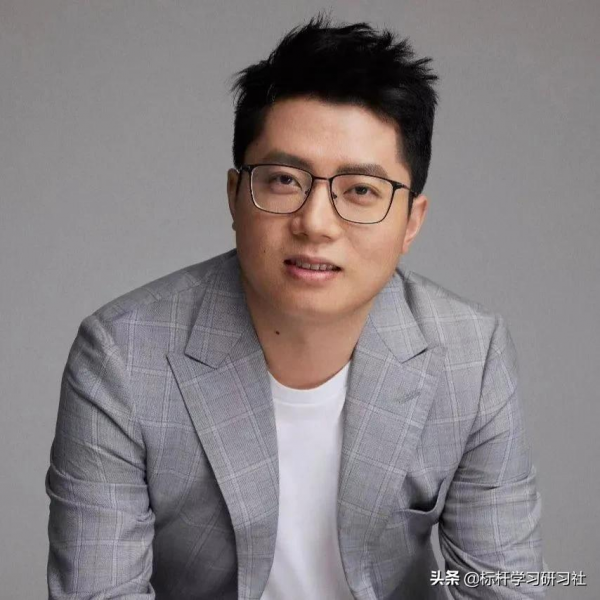 iPhone 15將首次全部搭載蘋果自研晶片；Meta全球傳播主管離職