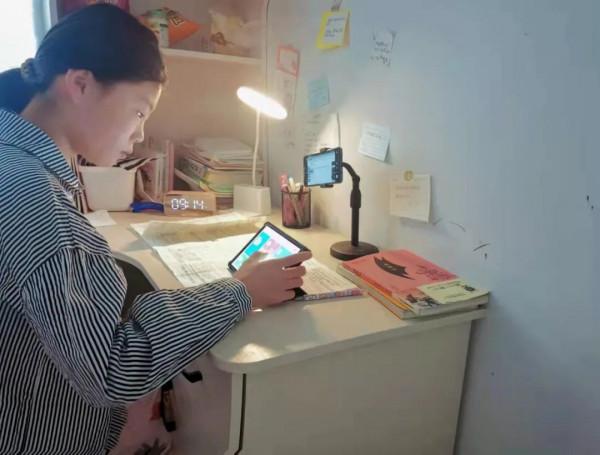 無&OpenCurlyDoubleQuote;生&rdquo;教學，有聲課堂，學生在家，教師在&OpenCurlyDoubleQuote;堂&rdquo;