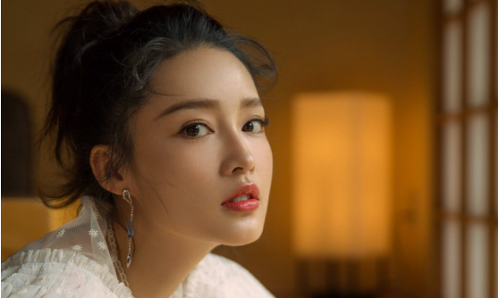 李沁:在紅與不紅之間,比上不足比下有餘 李沁:在紅與不紅之間,比上不足比下有餘