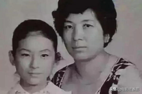 八位紅極一時的明星，如今過氣境況不一，有人幸福，有人街頭賣唱