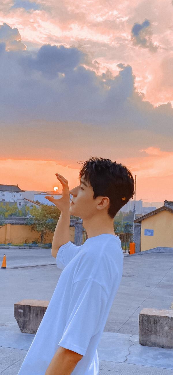 教主說資源瓜：李宇春、張予曦、龔俊等