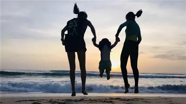 還記得辭職賣房、帶娃環球遊那個山東家庭嗎？他們如今怎麼樣了