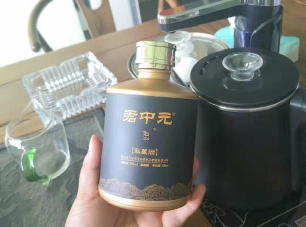 酒友公認最好喝的5款白酒，個個都是純糧經典，老酒民成箱往家搬