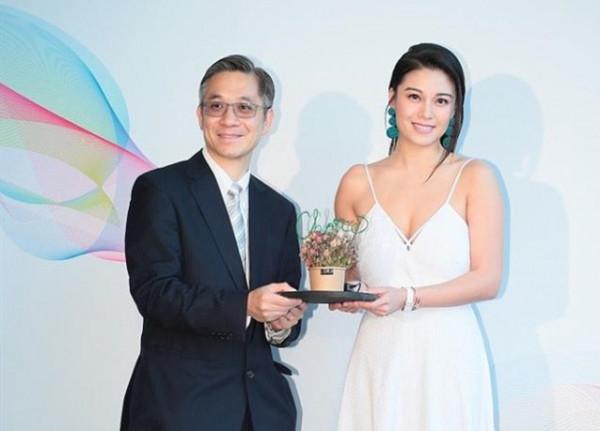 難穿衣被豔壓,明明已經瘦成了麻桿,大骨架小臉蛋卻讓她們顯太壯 難穿衣被豔壓,明明已經瘦成了麻桿,大骨架小臉蛋卻讓她們顯太壯