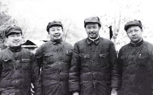 兩次救內蒙古於水火,一人瓦解“共和國”,烏蘭夫將軍真勇將也 兩次救內蒙古於水火,一人瓦解“共和國”,烏蘭夫將軍真勇將也