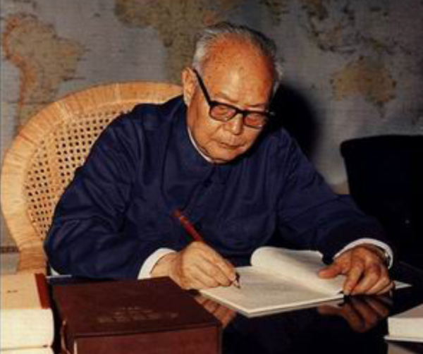 葉劍英從未指揮大兵團作戰，為何是元帥？看看其貢獻就明白了