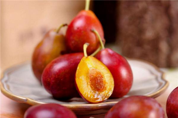 吃西梅真的能治療便秘嗎？