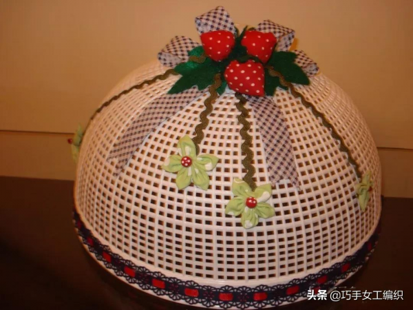 剩餘的十字繡線，在籃子上這樣刺繡，看完第一個就想收了