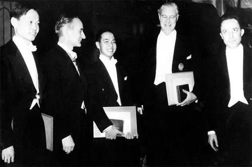 楊振寧博士，我們愛您