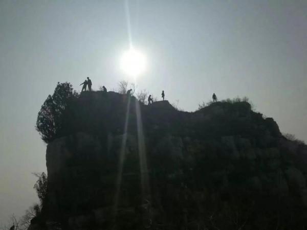 唐莊黃石屋聖峪口攀爬 唐莊黃石屋聖峪口攀爬