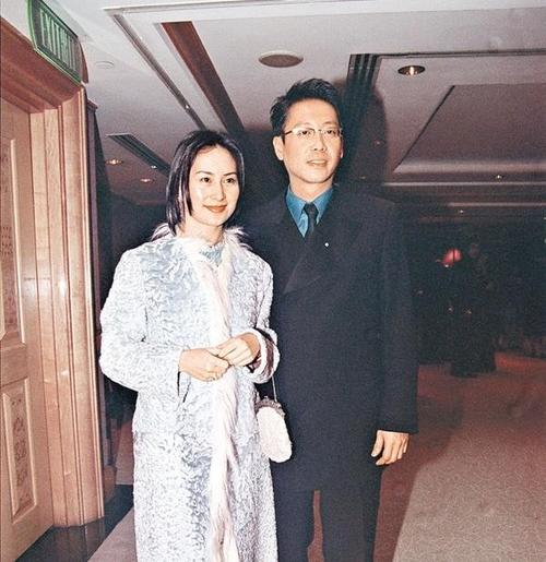 跟女首富離婚，改娶港姐，許晉亨因此錯過父親4百億遺產