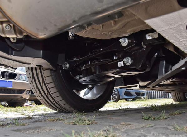 不到30萬買進口寶馬敞篷？2門4座+無框車門，配2.0T還是後驅