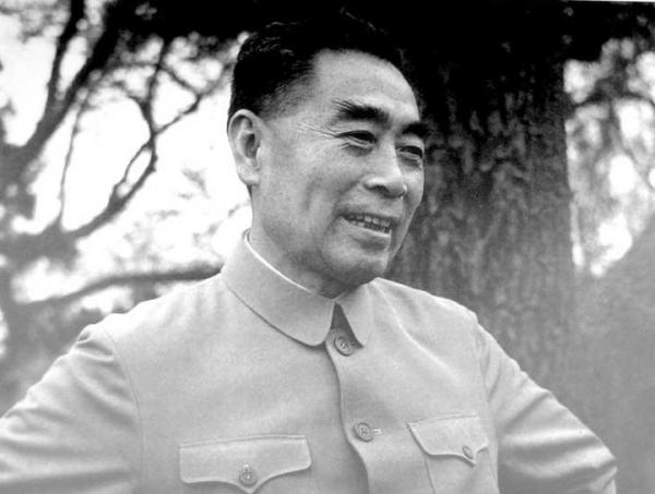 新鳳霞逝世十年後，兒子吳歡回憶稱：周總理也曾誇我媽漂亮