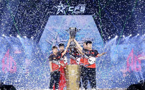 「穿越火線」 淚灑CFS預選賽至兩連冠,草根選手嘉瑋的逆襲之路 「穿越火線」 淚灑CFS預選賽至兩連冠,草根選手嘉瑋的逆襲之路