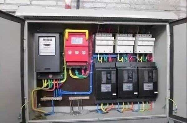 配電箱的內部結構詳細解析 配電箱的內部結構詳細解析