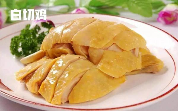 迷迷子買回1只三黃雞,這樣做出的白切雞皮脆肉嫩骨香,好吃得很 迷迷子買回1只三黃雞,這樣做出的白切雞皮脆肉嫩骨香,好吃得很