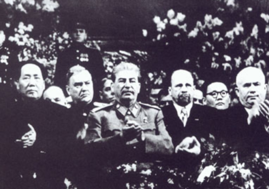 49年斯大林在蘇聯見到毛主席，握住他的手：你很年輕，很了不起