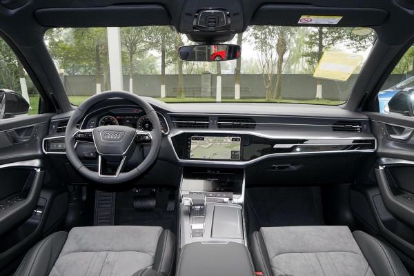 這車油耗僅2.1L，不限行無購置稅，帶你看奧迪A6L新能源