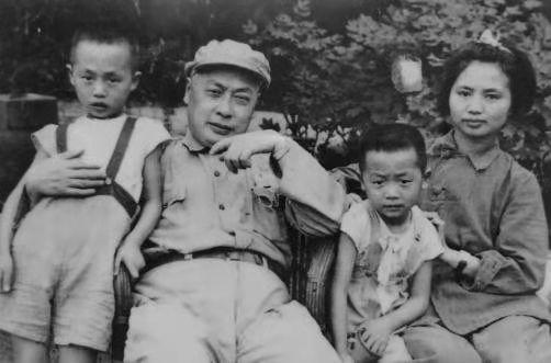 陳毅後代怎麼樣了？都成人中龍鳳，長子曾任副市長，幼子下海從商