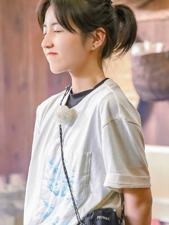 紅毯比美直角肩穩贏、古裝造型斜肩顯氣質，女星肩部較量也有玄機